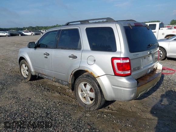 2011 Ford Escape XLT с VIN 1FMCU9D72BKC01477, выставлен на аукционе IAAI как лот 42702010 с пробегом 225 814 миль миль и . История ставок и продаж доступна на DreamBid. Изображение 3.