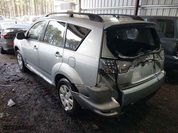 2011 Mitsubishi Outlander ES with VIN JA4AS2AW4BU025549, listed as a IAAI auction lot 41837460 with 98,647 mi miles. Bid and sale history available at carsss.com. Image 3.