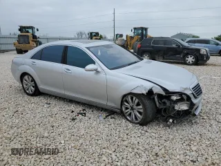 2008 Mercedes-Benz S 550 with VIN WDDNG71X08A235595, listed as a Copart auction lot 51145505 with 218,269 mi miles and Salvage Title. Bid and sale history available at DreamBid. Image 4.