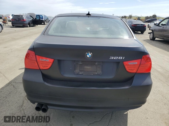 2011 BMW 3 Series 328i z VIN WBAPH7C51BA801991, wystawiony jako Copart lot #50096365 z przebiegiem 122 874 mil mil oraz Szkoda całkowita • Salvage title. Historia ofert i sprzedaży dostępna na DreamBid. Obrazek 6.