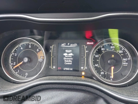 2020 Jeep Cherokee Latitude Plus z VIN 1C4PJMLBXLD538959, wystawiony jako IAAI lot #42266458 z przebiegiem 67 543 mil mil oraz . Historia ofert i sprzedaży dostępna na DreamBid. Obrazek 7.