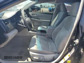 2017 Toyota Camry XLE z VIN 4T1BF1FK1HU781648, wystawiony jako Copart lot #57141715 z przebiegiem 70 437 mil mil oraz Szkoda całkowita • Salvage title. Historia ofert i sprzedaży dostępna na DreamBid. Obrazek 7.