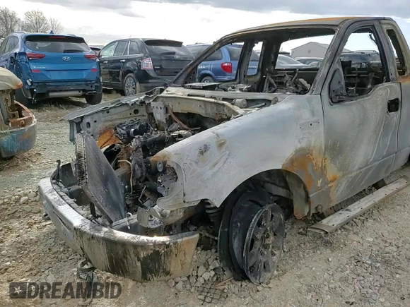 2008 Ford F-150 XL z VIN 1FTRF14W18KD70268, wystawiony jako Copart lot #51815225 z przebiegiem Nie podano mil oraz Nie do naprawy • Non repairable. Historia ofert i sprzedaży dostępna na DreamBid. Obrazek 11.