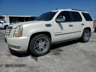 2007 Cadillac Escalade with VIN 1GYFK63827R403938, listed as a Copart auction lot 63324055 with 199,690 mi miles and Salvage title. Bid and sale history available at DreamBid. Image 1.