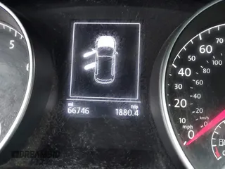 2017 Volkswagen Golf S z VIN 3VW217AU1HM043235, wystawiony jako IAAI lot #42104485 z przebiegiem 66 746 mil mil oraz . Historia ofert i sprzedaży dostępna na DreamBid. Obrazek 16.