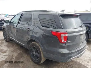 2017 Ford Explorer XLT z VIN 1FM5K7D84HGD53414, wystawiony jako IAAI lot #42083416 z przebiegiem 97 279 mil mil oraz . Historia ofert i sprzedaży dostępna na DreamBid. Obrazek 3.