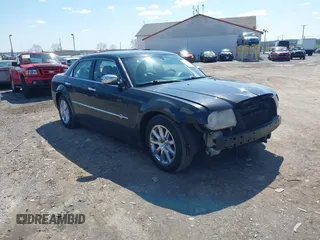 2006 Chrysler 300 C with VIN 2C3LA63H96H490736, listed as a IAAI auction lot 41998112 with 184,090 mi miles. Bid and sale history available at carsss.com. Image 6.