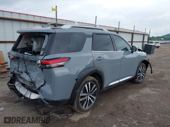 2025 Nissan Pathfinder Platinum with VIN 5N1DR3DH7SC230933, listed as a IAAI auction lot 42497899 with 769 mi miles and . Bid and sale history available at DreamBid. Image 4.