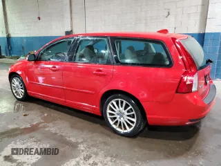 2010 Volvo V50 with VIN YV1382MW6A2563750, listed as a Copart auction lot 85367124 with 157,440 mi miles and Clean Title. Bid and sale history available at carsss.com. Image 2.