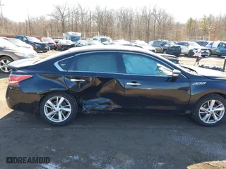 2014 Nissan Altima 2.5 SV with VIN 1N4AL3AP8EC415930, listed as a IAAI auction lot 41640887 with 269,232 mi miles. Bid and sale history available at carsss.com. Image 12.