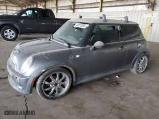 2004 MINI Cooper Hardtop S with VIN WMWRE33444TD88119, listed as a Copart auction lot 44813265 with 162,909 mi miles and Salvage Title. Bid and sale history available at carsss.com. Image 1.