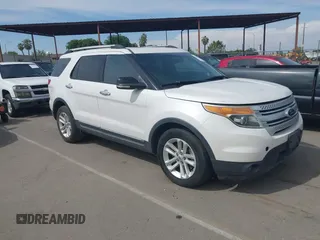 2013 Ford Explorer XLT with VIN 1FM5K7D93DGC81320, listed as a IAAI auction lot 42160748 with 196,740 mi miles. Bid and sale history available at carsss.com. Image 1.