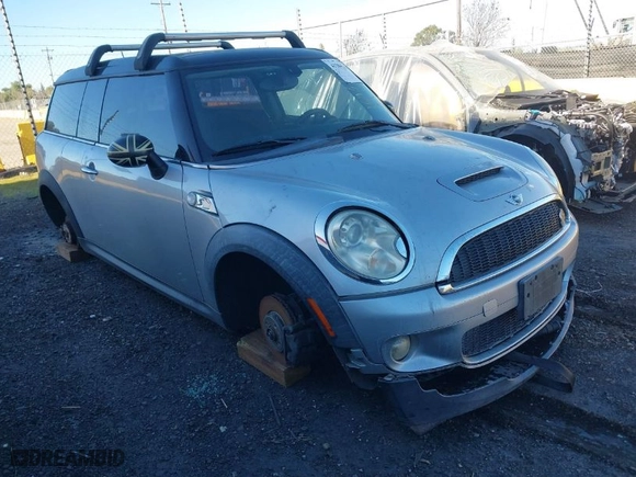 2009 MINI Cooper Clubman S with VIN WMWMM33579TP73734, listed as a IAAI auction lot 41284744 with 1 mi miles. Bid and sale history available at carsss.com. Image 1.