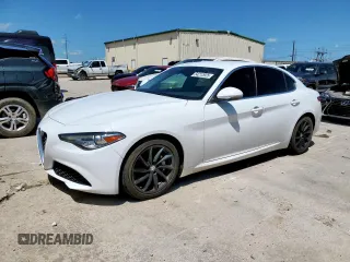 2017 Alfa Romeo Giulia z VIN ZARFAEBN2H7557756, wystawiony jako Copart lot #54212925 z przebiegiem 62 842 mil mil oraz Czysty tytuł • Clean title. Historia ofert i sprzedaży dostępna na DreamBid. Obrazek 1.