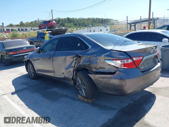 2015 Toyota Camry XLE z VIN 4T1BF1FK8FU979706, wystawiony jako IAAI lot #42298995 z przebiegiem 95 553 mil mil oraz . Historia ofert i sprzedaży dostępna na DreamBid. Obrazek 3.