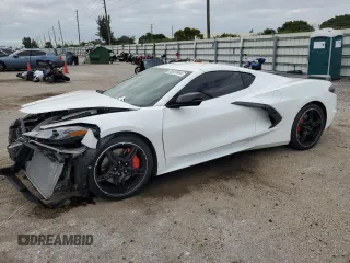2021 Chevrolet Corvette 3LT with VIN 1G1YC2D46M5120132, listed as a Copart auction lot 80923944 with 9,193 mi miles and Salvage Title. Bid and sale history available at carsss.com. Image 1.