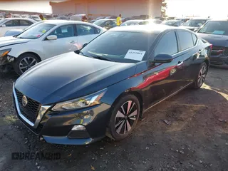 2021 Nissan Altima SV with VIN 1N4BL4DV2MN317791, listed as a IAAI auction lot 41492804 with 155,875 mi miles and . Bid and sale history available at carsss.com. Image 2.