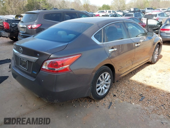 2013 Nissan Altima 2.5 S with VIN 1N4AL3AP4DC131970, listed as a IAAI auction lot 41915038 with 135,707 mi miles and . Bid and sale history available at carsss.com. Image 4.