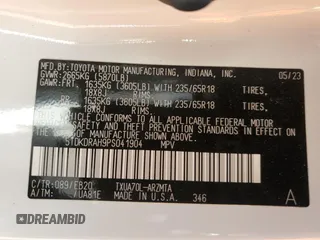 2023 Toyota Highlander L z VIN 5TDKDRAH9PS041904, wystawiony jako Copart lot #57425145 z przebiegiem 30 953 mil mil oraz Szkoda całkowita • Salvage title. Historia ofert i sprzedaży dostępna na DreamBid. Obrazek 13.