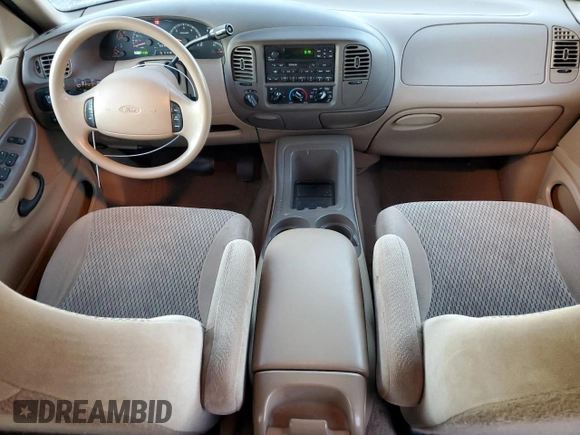 1999 Ford Expedition XLT with VIN 1FMPU18L0XLB96873, listed as a Copart auction lot 84449864 with 161,128 mi miles and Clean title. Bid and sale history available at DreamBid. Image 8.