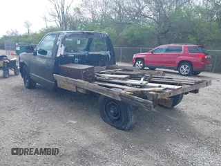 1994 Chevrolet Silverado 2500 z VIN 1GCFC24K6RE155578, wystawiony jako IAAI lot #42062238 z przebiegiem 303 962 mil mil oraz . Historia ofert i sprzedaży dostępna na DreamBid. Obrazek 3.