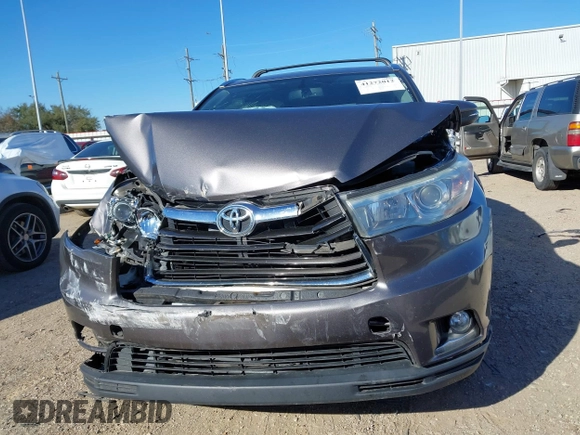 2015 Toyota Highlander Limited with VIN 5TDYKRFH0FS067881, listed as a IAAI auction lot 41272012 with 94,423 mi miles and . Bid and sale history available at DreamBid. Image 12.