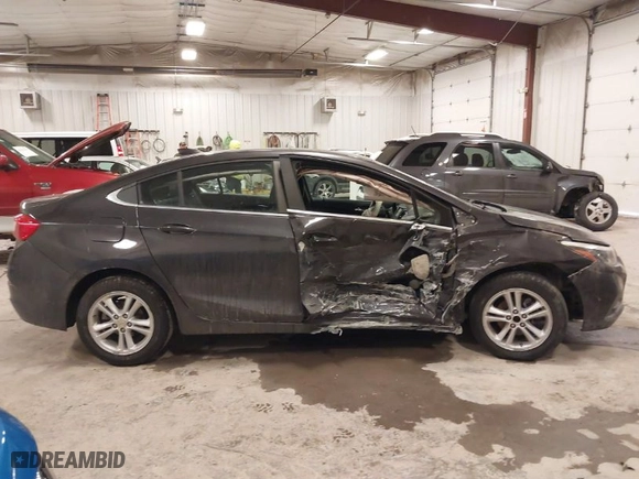 2017 Chevrolet Cruze LT with VIN 1G1BE5SMXH7105938, listed as a IAAI auction lot 41620011 with NaN miles. Bid and sale history available at carsss.com. Image 13.