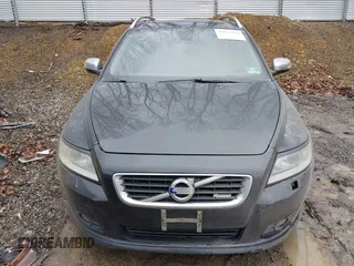 2011 Volvo V50 with VIN YV1672MW9B2603143, listed as a IAAI auction lot 41673995 with 139,845 mi miles. Bid and sale history available at carsss.com. Image 12.