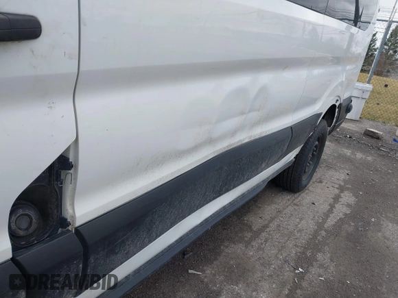 2019 Ford Transit Passenger XL z VIN 1FBZX2ZM7KKA47090, wystawiony jako IAAI lot #41823708 z przebiegiem 236 058 mil mil oraz . Historia ofert i sprzedaży dostępna na DreamBid. Obrazek 19.