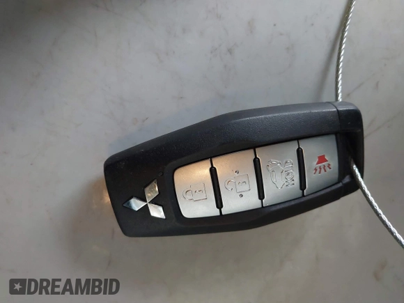 2022 Mitsubishi Outlander SE z VIN JA4J3UA88NZ023157, wystawiony jako IAAI lot #41357953 z przebiegiem 34 081 mil mil oraz . Historia ofert i sprzedaży dostępna na DreamBid. Obrazek 11.