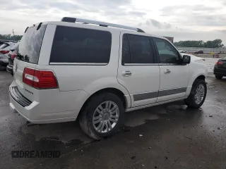 2014 Lincoln Navigator z VIN 5LMJJ2J51EEL08112, wystawiony jako Copart lot #54723164 z przebiegiem 135 575 mil mil oraz Szkoda całkowita • Salvage title. Historia ofert i sprzedaży dostępna na DreamBid. Obrazek 3.