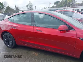2025 Tesla Model 3 Long Range with VIN 5YJ3E1EB9SF928781, listed as a IAAI auction lot 41870681 with 261 mi miles and . Bid and sale history available at DreamBid. Image 14.