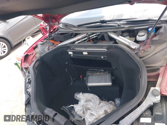 2014 Tesla Model S 60 with VIN 5YJSA1H14EFP63897, listed as a IAAI auction lot 42713272 with Not provided miles and . Bid and sale history available at DreamBid. Image 10.
