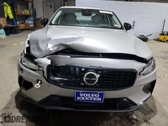 2024 Volvo S60 Ultimate Dark Theme with VIN 7JRL12TM0RG311292, listed as a Copart auction lot 82137384 with 11,324 mi miles and Salvage title. Bid and sale history available at DreamBid. Image 5.