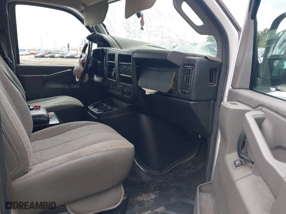 2016 Chevrolet Express Cargo Van with VIN 1GCWGAFF0G1133238, listed as a IAAI auction lot 41849374 with 151,611 mi miles. Bid and sale history available at carsss.com. Image 5.