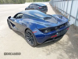 2019 McLaren 720S z VIN SBM14DCA2KW002960, wystawiony jako IAAI lot #41902025 z przebiegiem 10 788 mil mil oraz . Historia ofert i sprzedaży dostępna na DreamBid. Obrazek 3.