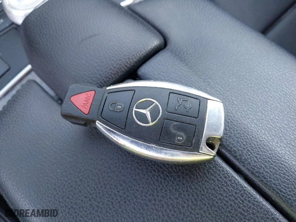 2012 Mercedes-Benz E-Class E 350 Luxury with VIN WDDHF8JB9CA656380, listed as a IAAI auction lot 41715533 with 166,135 mi miles. Bid and sale history available at carsss.com. Image 11.