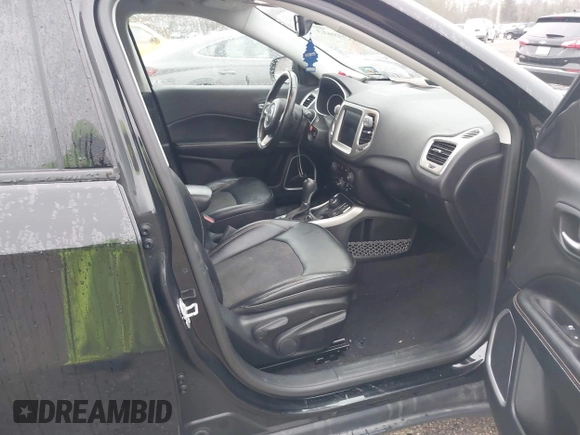 2018 Jeep Compass Latitude z VIN 3C4NJDBB8JT169275, wystawiony jako IAAI lot #41949613 z przebiegiem 56 403 mil mil oraz . Historia ofert i sprzedaży dostępna na DreamBid. Obrazek 5.
