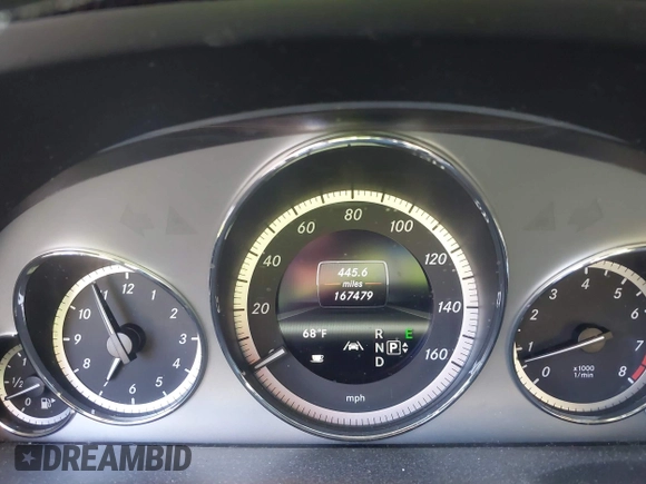 2013 Mercedes-Benz E 350 Luxury z VIN WDDHF5KB2DA741401, wystawiony jako IAAI lot #42605065 z przebiegiem 167 479 mil mil oraz . Historia ofert i sprzedaży dostępna na DreamBid. Obrazek 7.