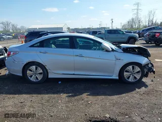 2015 Hyundai Sonata Hybrid Limited with VIN KMHEC4A44FA128410, listed as a IAAI auction lot 41923725 with 1 mi miles. Bid and sale history available at carsss.com. Image 13.