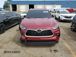 2022 Toyota Highlander XLE with VIN 5TDHZRBH6NS570427, listed as a Copart auction lot 51982165 with 34,072 mi miles and Clean title. Bid and sale history available at DreamBid. Image 5.