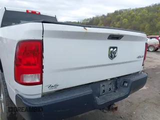 2015 Ram 2500 Tradesman с VIN 3C6TR5HTXFG695405, выставлен на аукционе IAAI как лот 42051190 с пробегом 144 503 миль миль и . История ставок и продаж доступна на DreamBid. Изображение 16.
