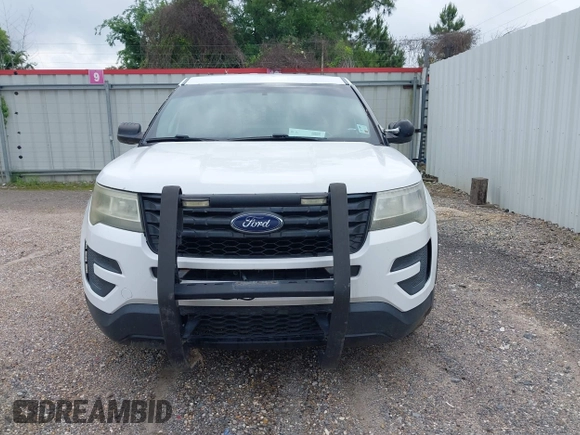2016 Ford Police Interceptor Utility z VIN 1FM5K8AR7GGA08217, wystawiony jako IAAI lot #42180179 z przebiegiem 122 649 mil mil oraz . Historia ofert i sprzedaży dostępna na DreamBid. Obrazek 12.