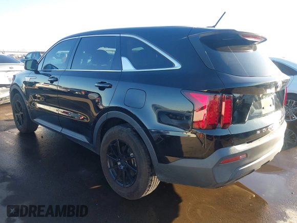 2021 Kia Sorento LX with VIN 5XYRG4LC1MG002372, listed as a IAAI auction lot 41654168 with 83,220 mi miles. Bid and sale history available at carsss.com. Image 3.