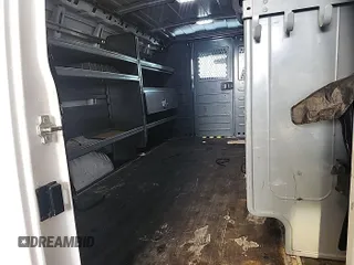 2017 Chevrolet Express Cargo z VIN 1GCWGAFF4H1300511, wystawiony jako IAAI lot #42802223 z przebiegiem 132 303 mil mil oraz . Historia ofert i sprzedaży dostępna na DreamBid. Obrazek 22.