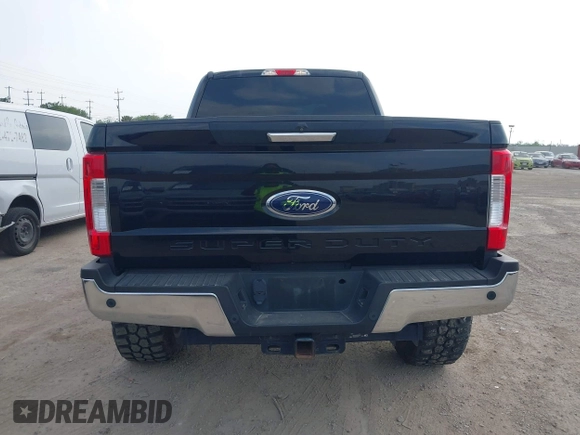 2018 Ford Super Duty F-250 SRW XL with VIN 1FT7W2BT7JEB26098, listed as a IAAI auction lot 41946894 with 160,396 mi miles. Bid and sale history available at carsss.com. Image 16.