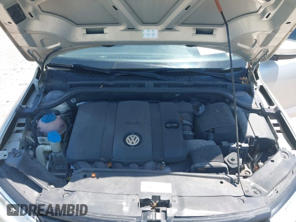 2011 Volkswagen Jetta Sedan SE w/Convenience & Sunroof with VIN 3VWDX7AJ9BM316541, listed as a IAAI auction lot 42037920 with 83,658 mi miles. Bid and sale history available at carsss.com. Image 10.