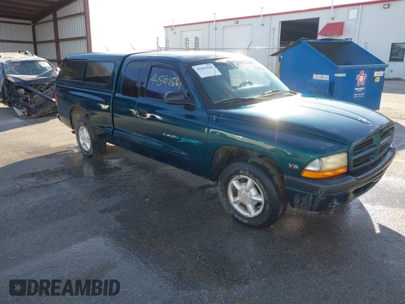 1997 Dodge Dakota with VIN 1B7GL23X8VS124300, listed as a IAAI auction lot 41561541 with 170,248 mi miles. Bid and sale history available at carsss.com. Image 1.
