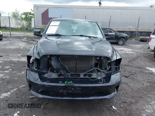 2015 Ram 1500 Express z VIN 1C6RR7FT4FS781293, wystawiony jako IAAI lot #42364921 z przebiegiem 101 451 mil mil oraz . Historia ofert i sprzedaży dostępna na DreamBid. Obrazek 12.