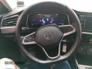 2024 Volkswagen Jetta S z VIN 3VW5M7BU1RM076143, wystawiony jako IAAI lot #42786512 z przebiegiem 30 201 mil mil oraz . Historia ofert i sprzedaży dostępna na DreamBid. Obrazek 28.
